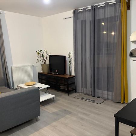 Villejuif - Metro Leo Lagrange - 2 Pieces Avec Balcon Exterior photo