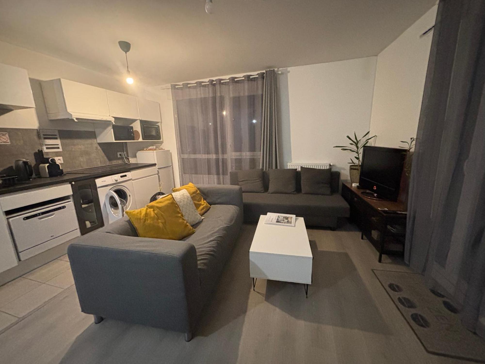 Villejuif - Metro Leo Lagrange - 2 Pieces Avec Balcon Exterior photo
